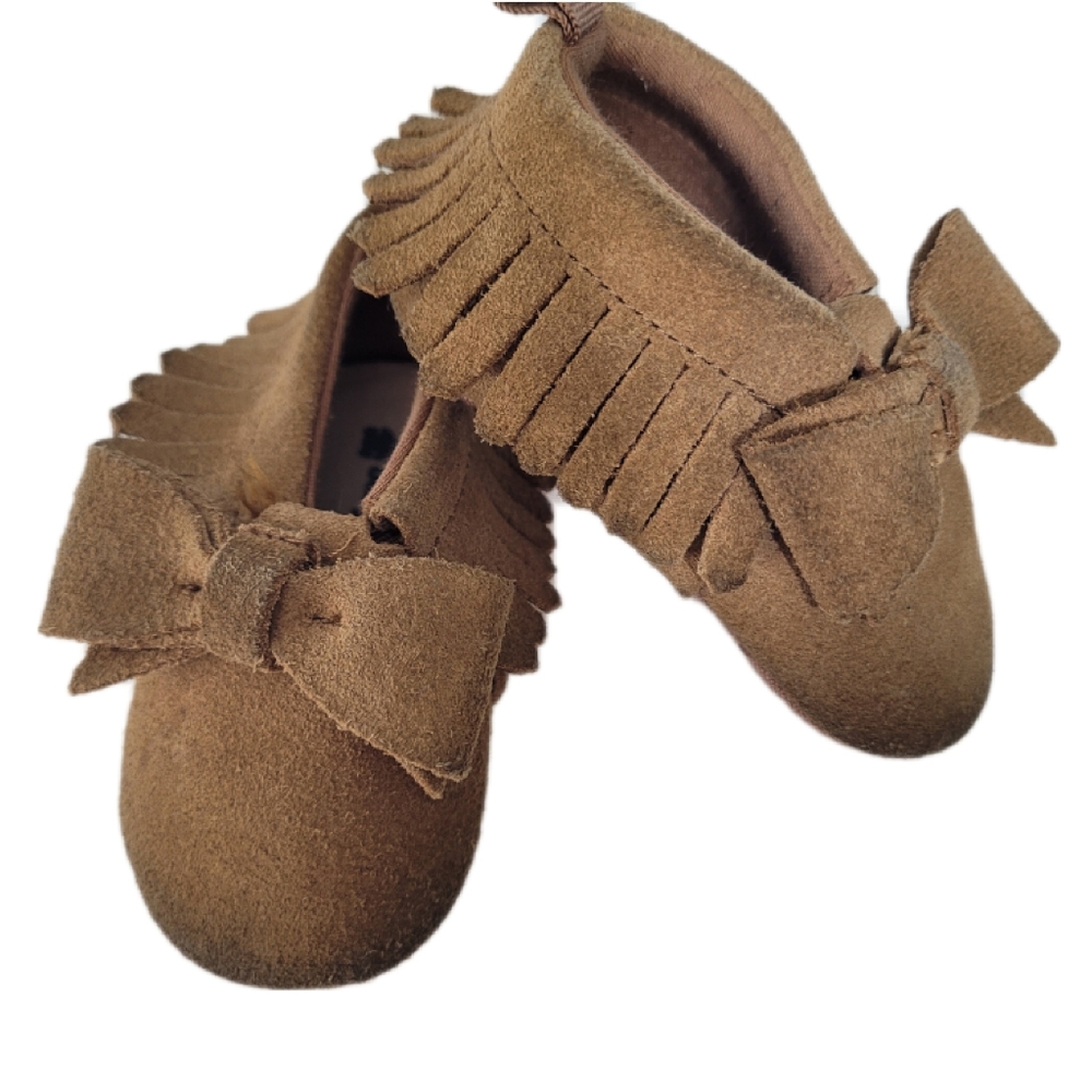 BabyGap Fringe Bow Soft Sole Booties 6-12 months (size 3)